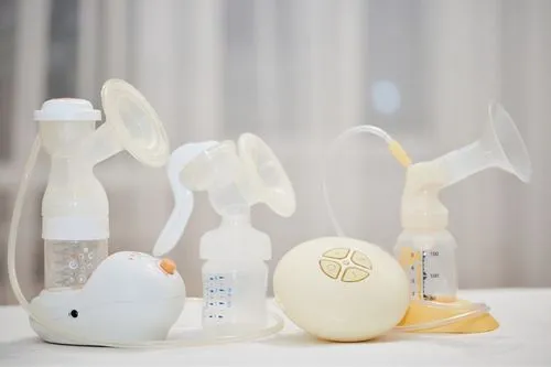 Des tire-lait propres manuels et électriques.